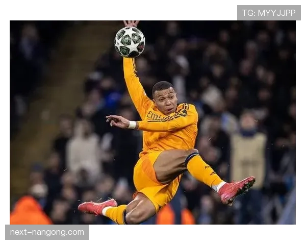 姆巴佩高位抢断如何撕裂防线？关键战爆发揭示角色升级逻辑